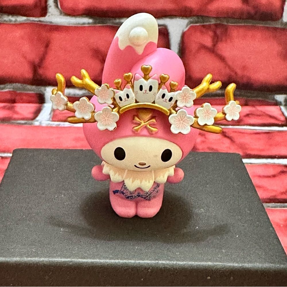 Tokidoki Unicorn X Hello Kitty My Melody figure vinyl